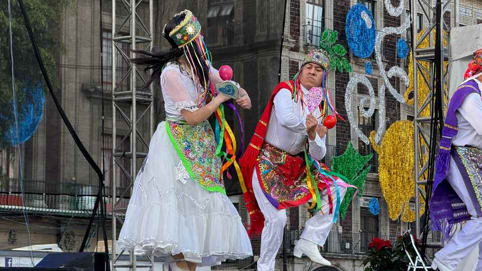 Dancer in a typical costume from Jalisco.